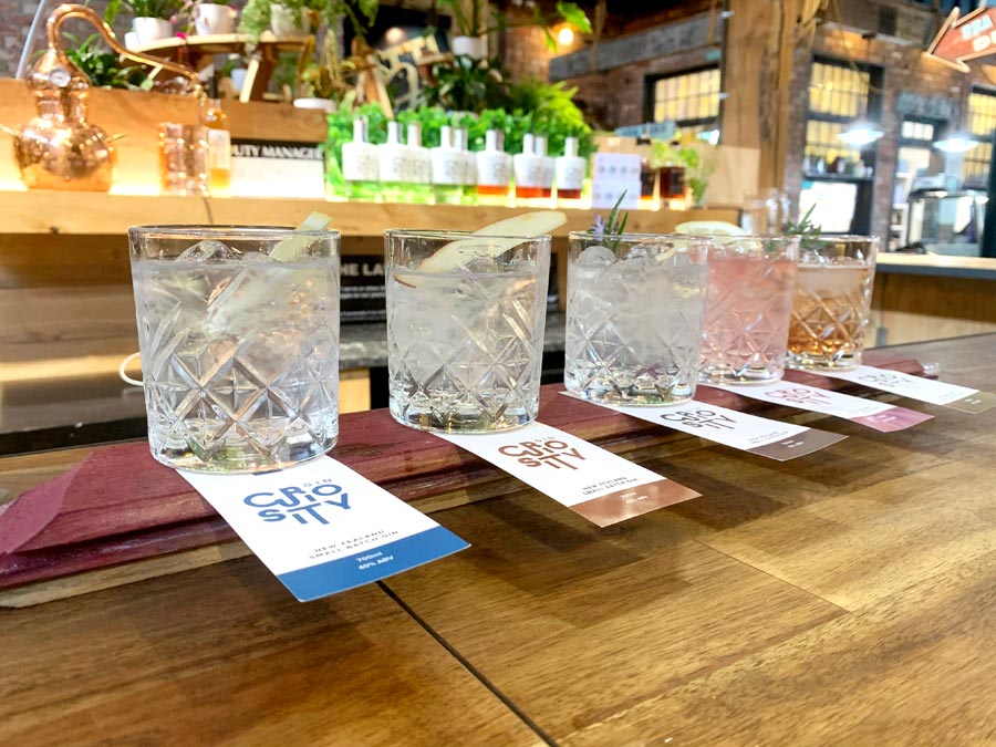 curiosity gin flight web