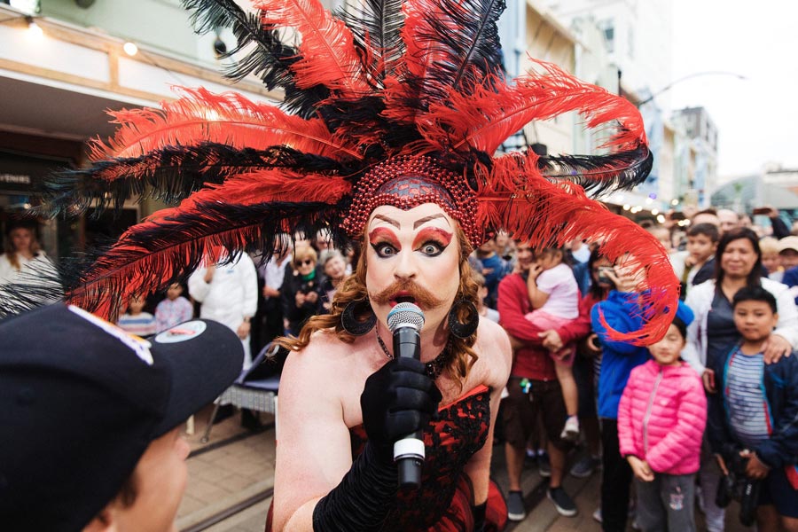 Bread & Circus - World Buskers Festival Buskers web
