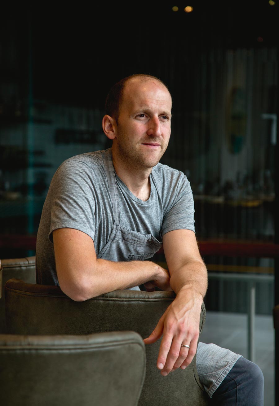Inati Chef Simon Levy. Image courtesy of Cuisine magazine. Inati DSK 4881 color web