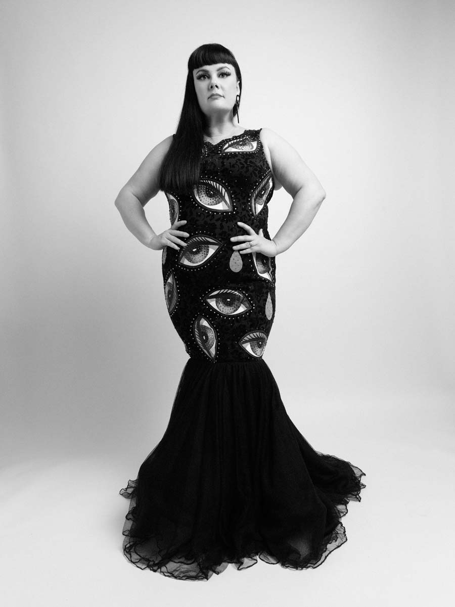 Curvy Couture by Judy Dee | Appliqué by Xoë Hall | Image: Chris Cuffaro tami photo credit chris cuffaro