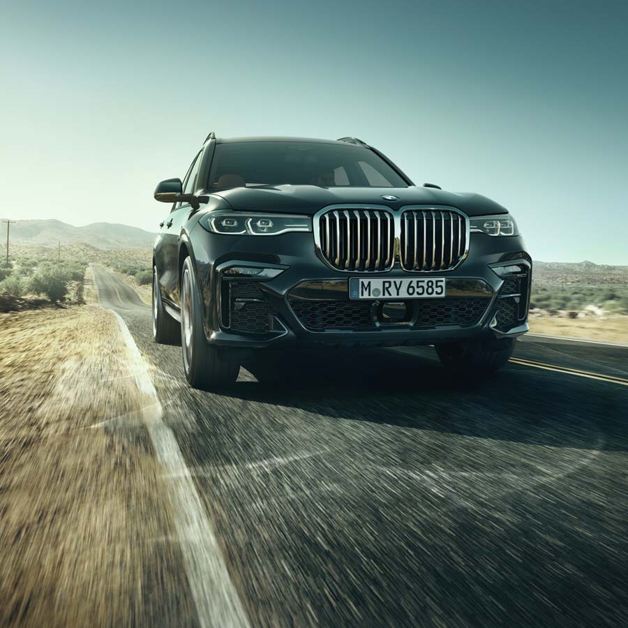 BMW X7 front