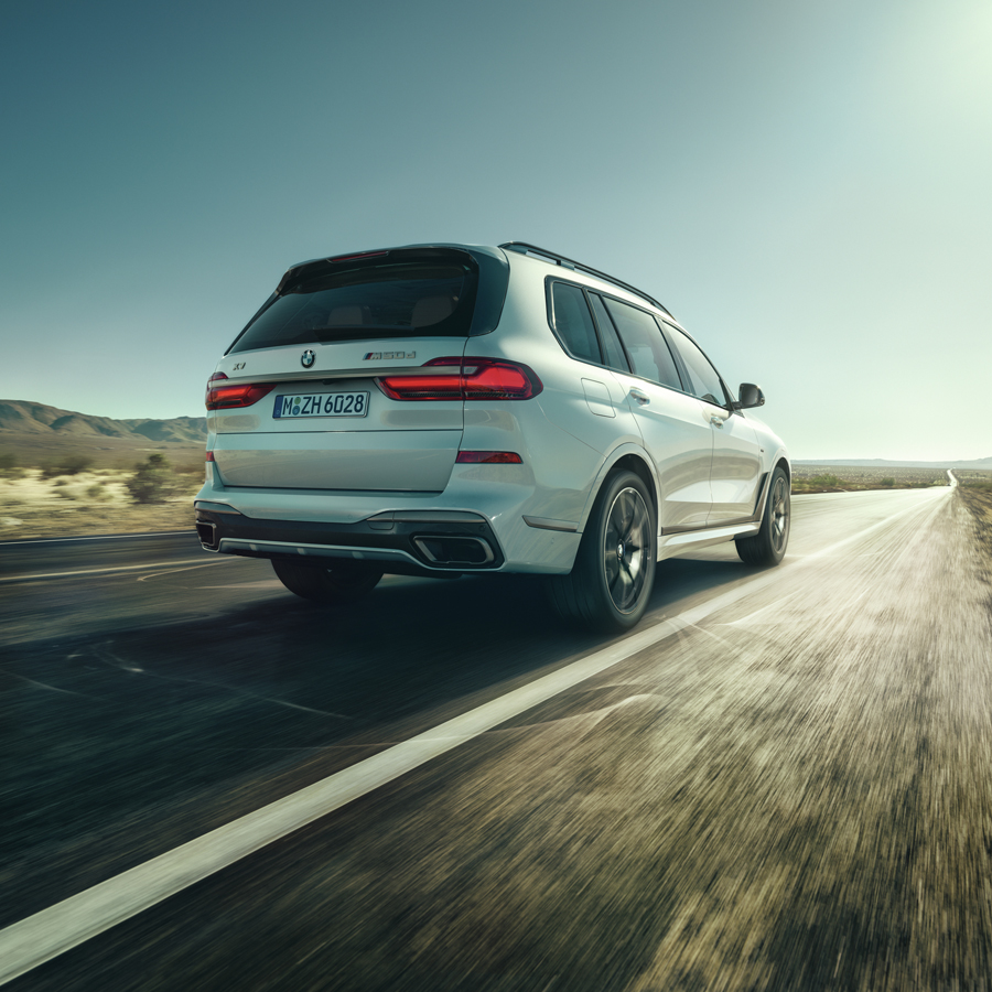 BMW X7 rear