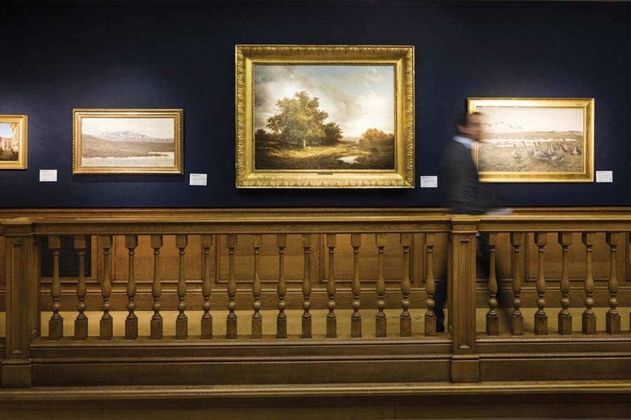 how to hang your artworks