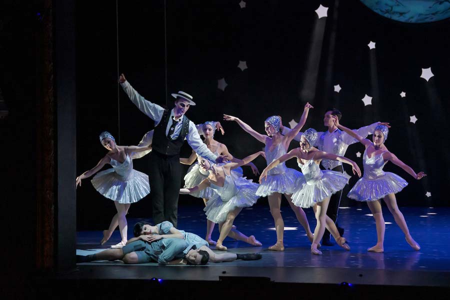 Image: Stephen A'Court RNZB Dancers Hansel and Gretel image credit Stephen ACourt