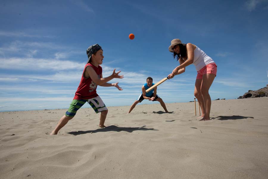 Image: Christchurchnz.com Beach Cricket 8 HIGH RES Cumulus web