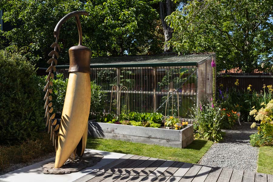 Paul Dibble’s The Gold of the Kowhai. Image: Simon Devitt AN5736