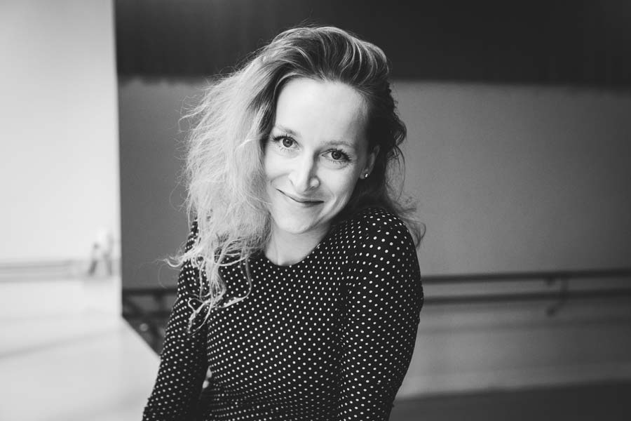 Alice Topp Alice Topp black and white